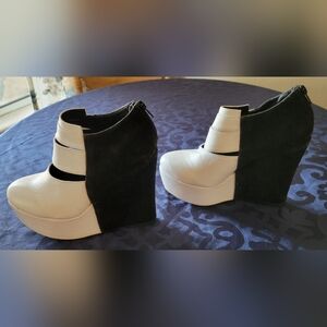 Black and white wedge shoes ankle boots Women's 7, 38